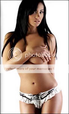 http://i530.photobucket.com/albums/dd350/ezchoise/CarolinaPatrocinio.jpg