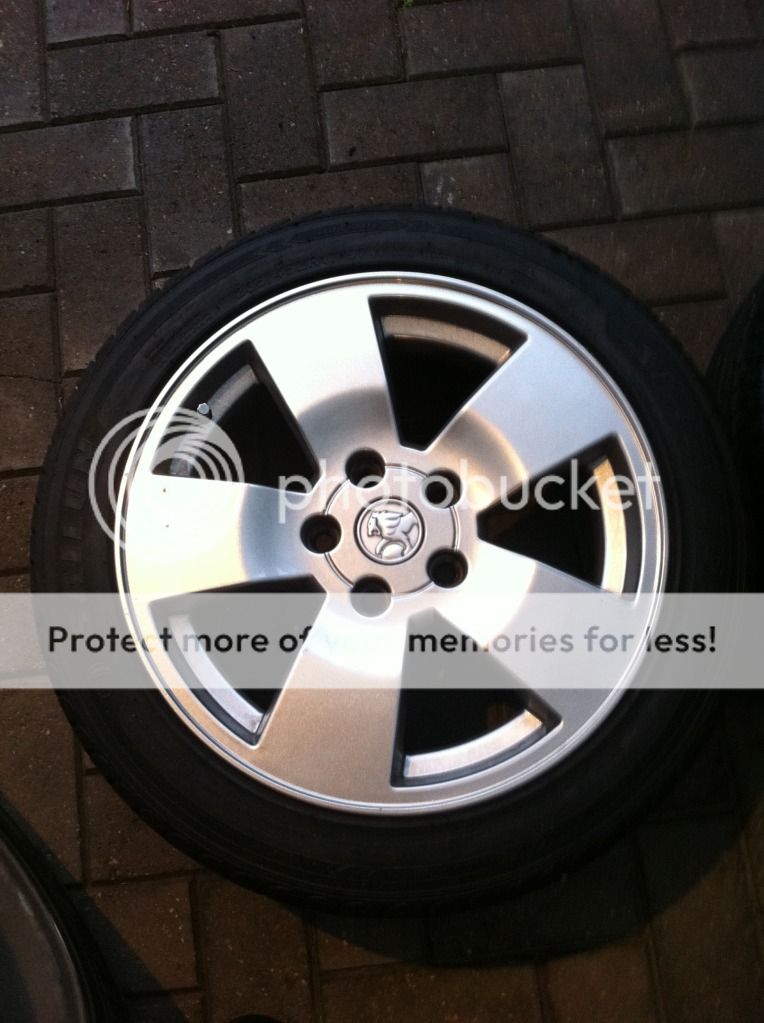 [SA] GENUINE 17" HOLDEN COMMODORE VY SV8 Wheels and tyres Just